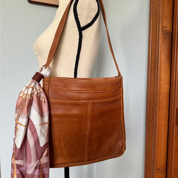 Vintage Brown Leather Shoulder Bag - Picture 1 of 10